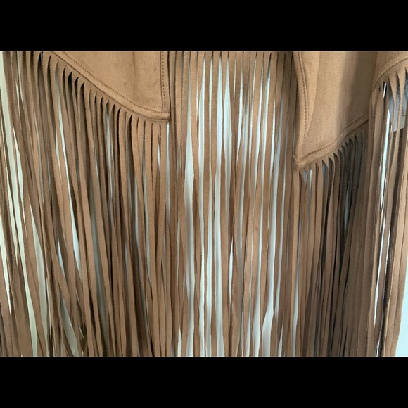 Long sleeve white shirt; brown sleeveless blazer - Picture 7 of 8